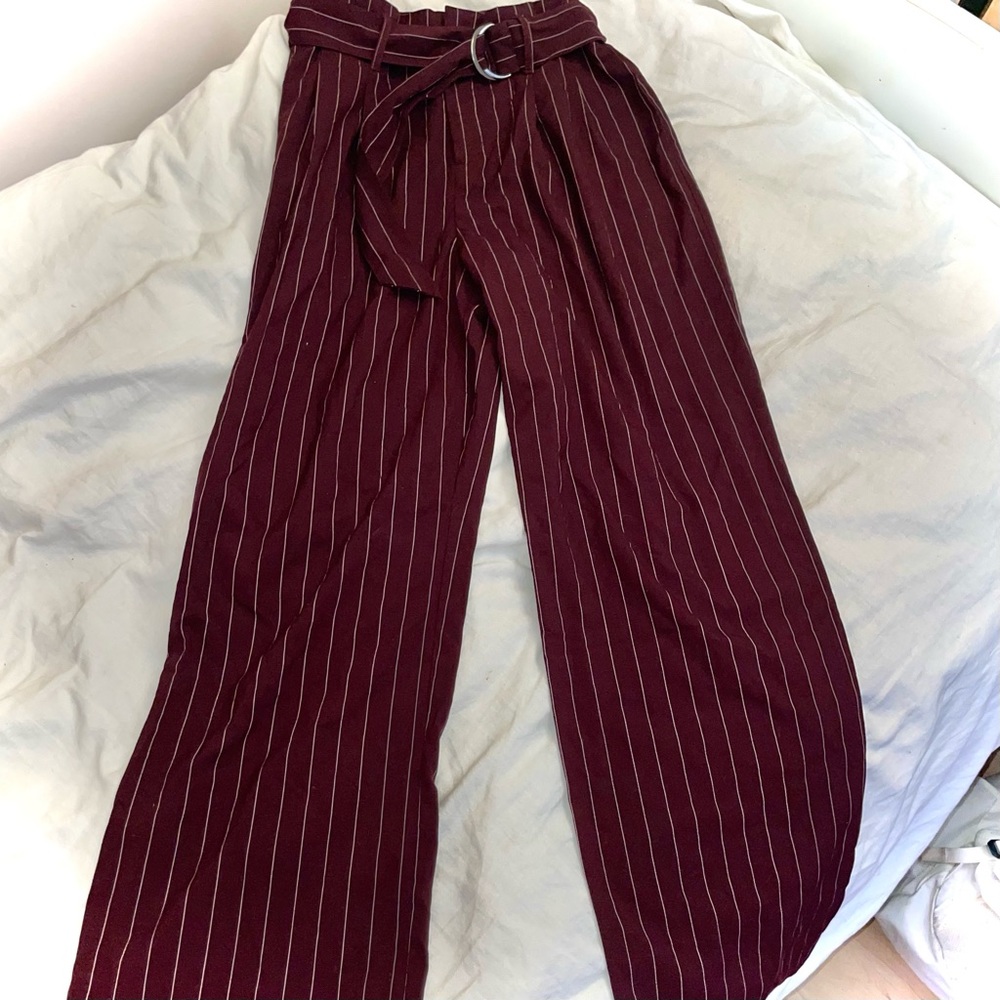 FOREVER 21 - maroon white striped pants